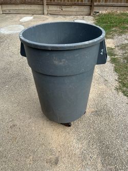 44 Gallon Trash Can