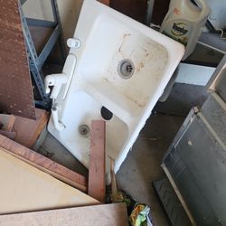 Free Porcelain Sink