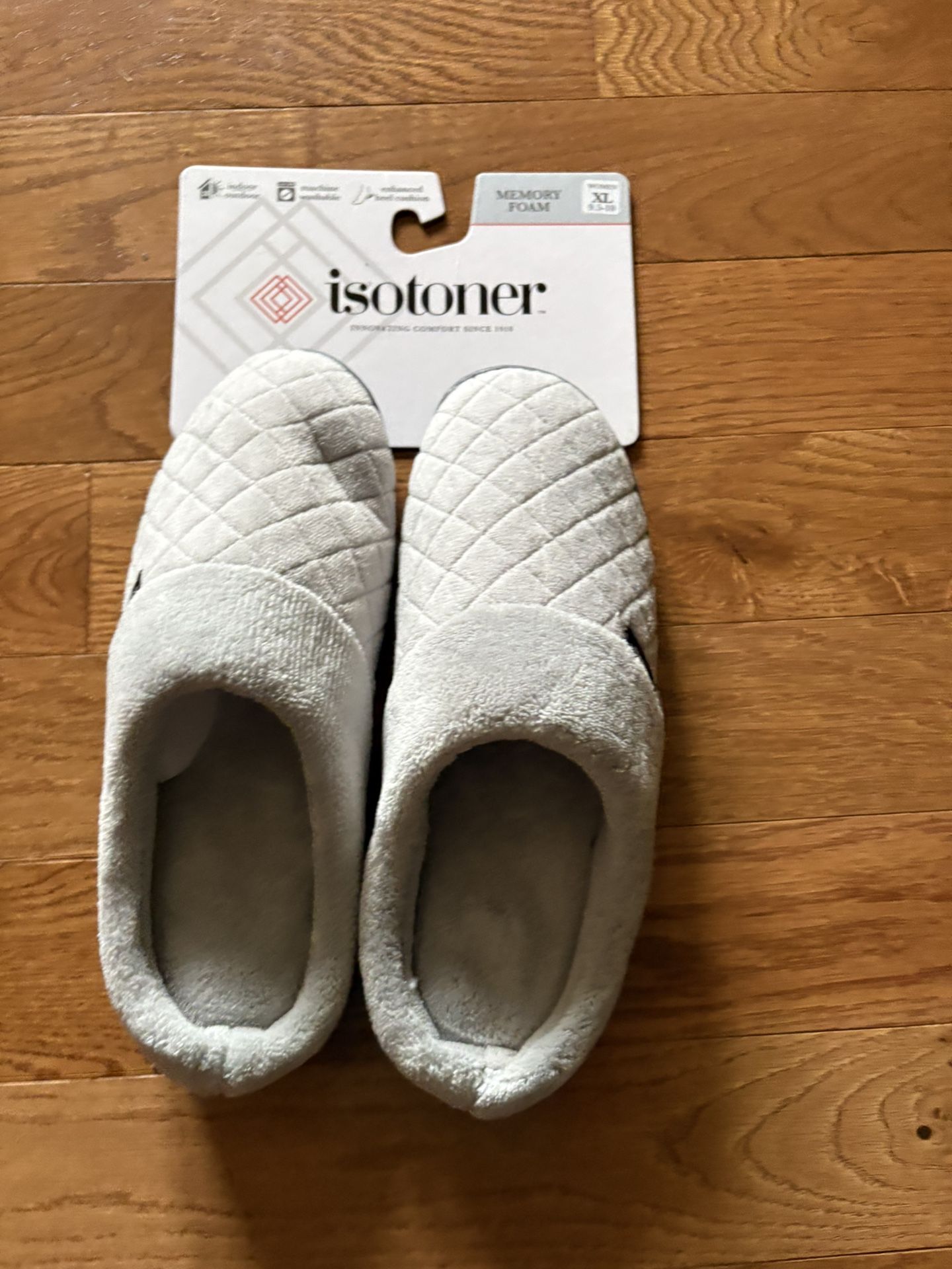 Women’s Isotoner Slippers - XL (9.5-10)