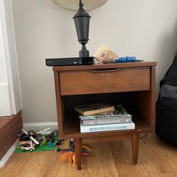 Mid Century Modern End Table/night stand