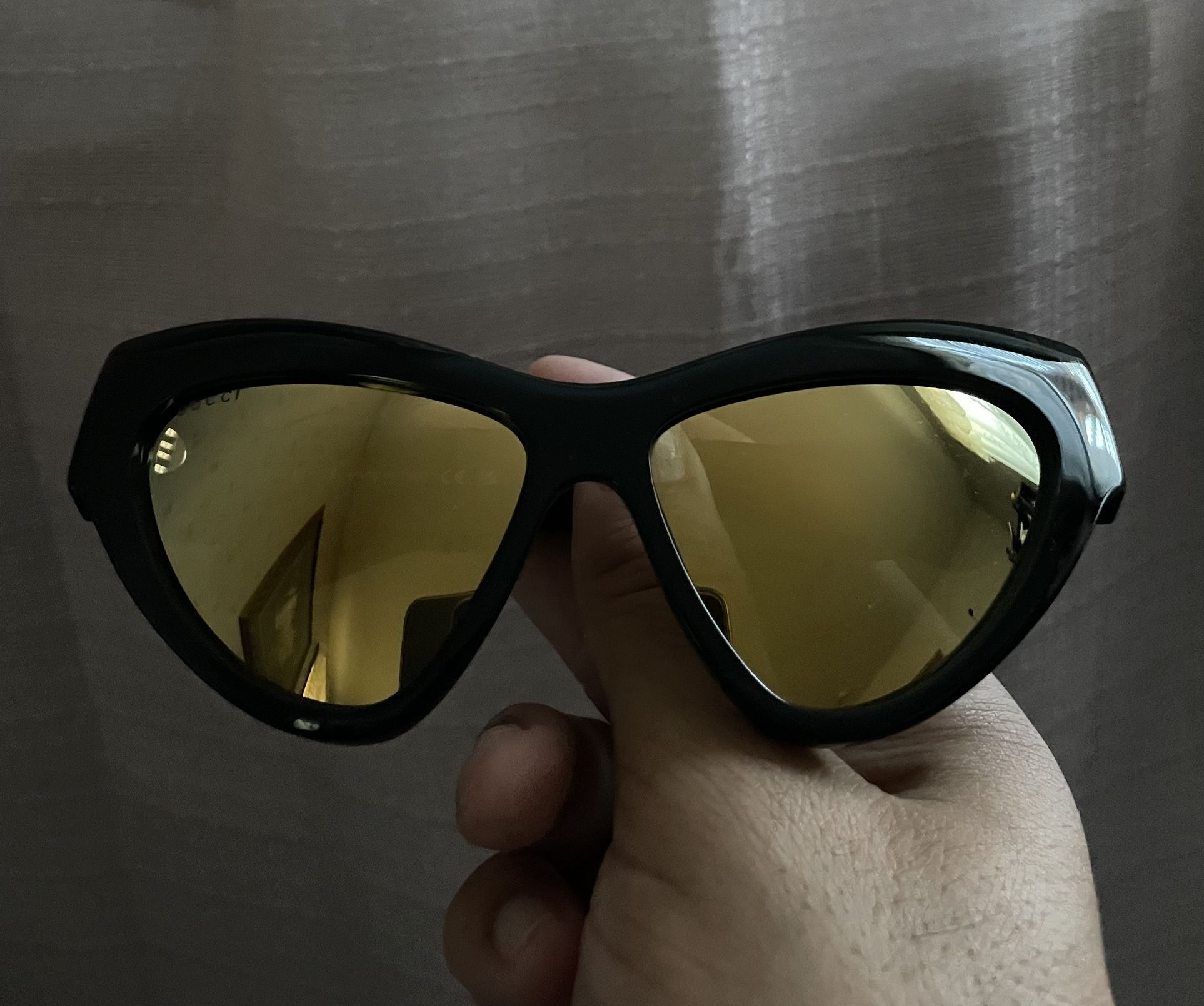 Gucci Unisex Cat Eye Sunglasses Authentic 110%