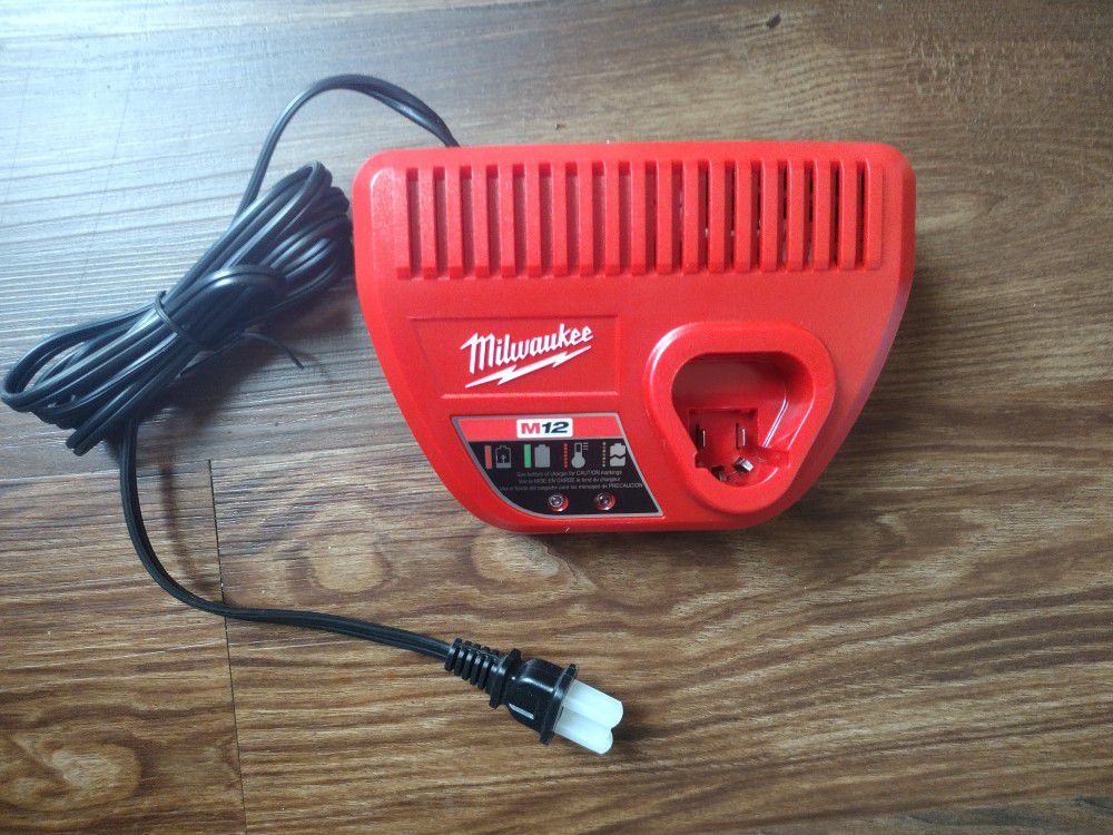 Milwaukee M12 Charger NEW