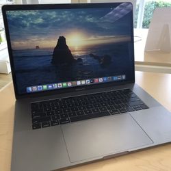 MacBook Pro TouchBar 15"