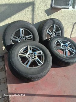 Rims & tires  225/ 70 R15