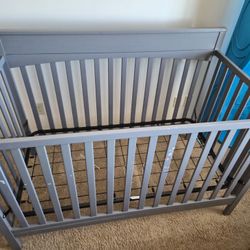 4 in 1 Convertible Baby Crib