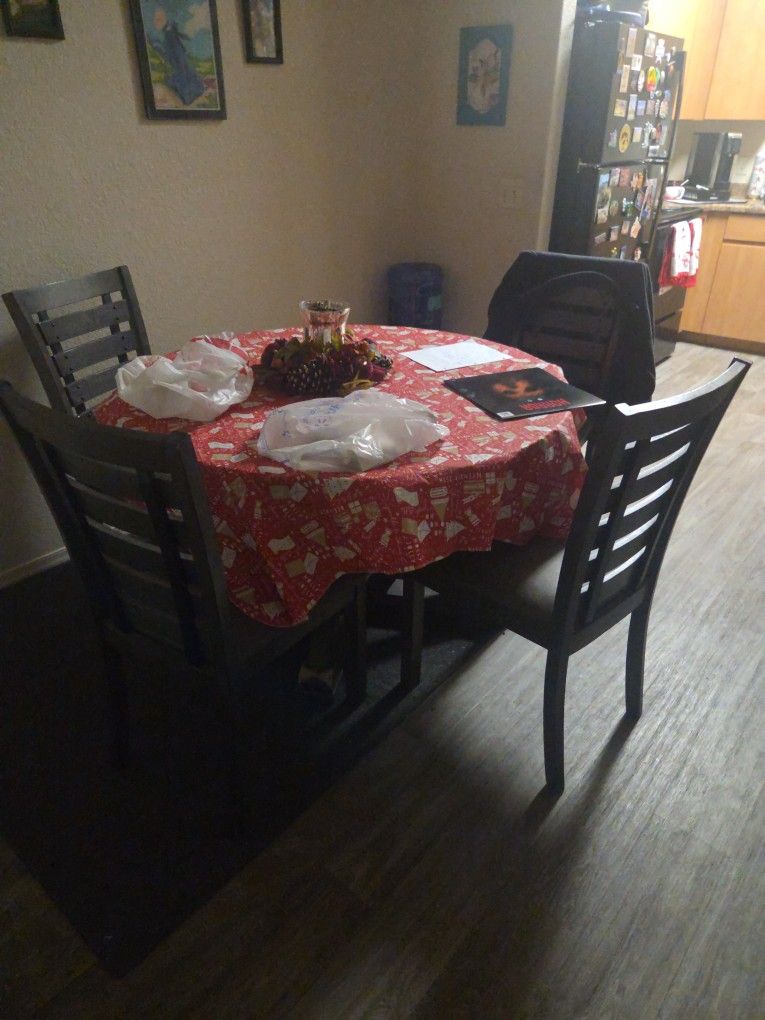 Kitchen Table 4 Chairs