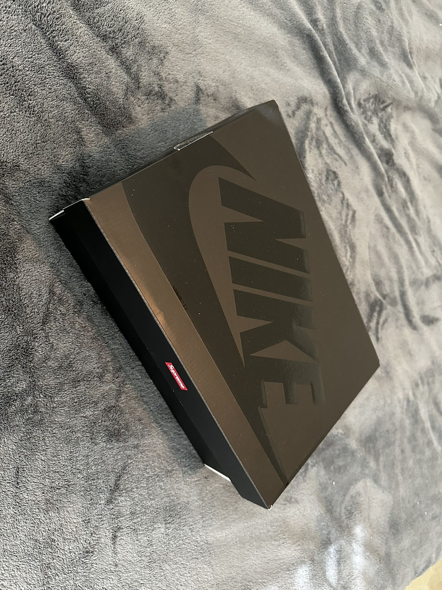 NIKE AIR FORCE 1’s (Supreme)