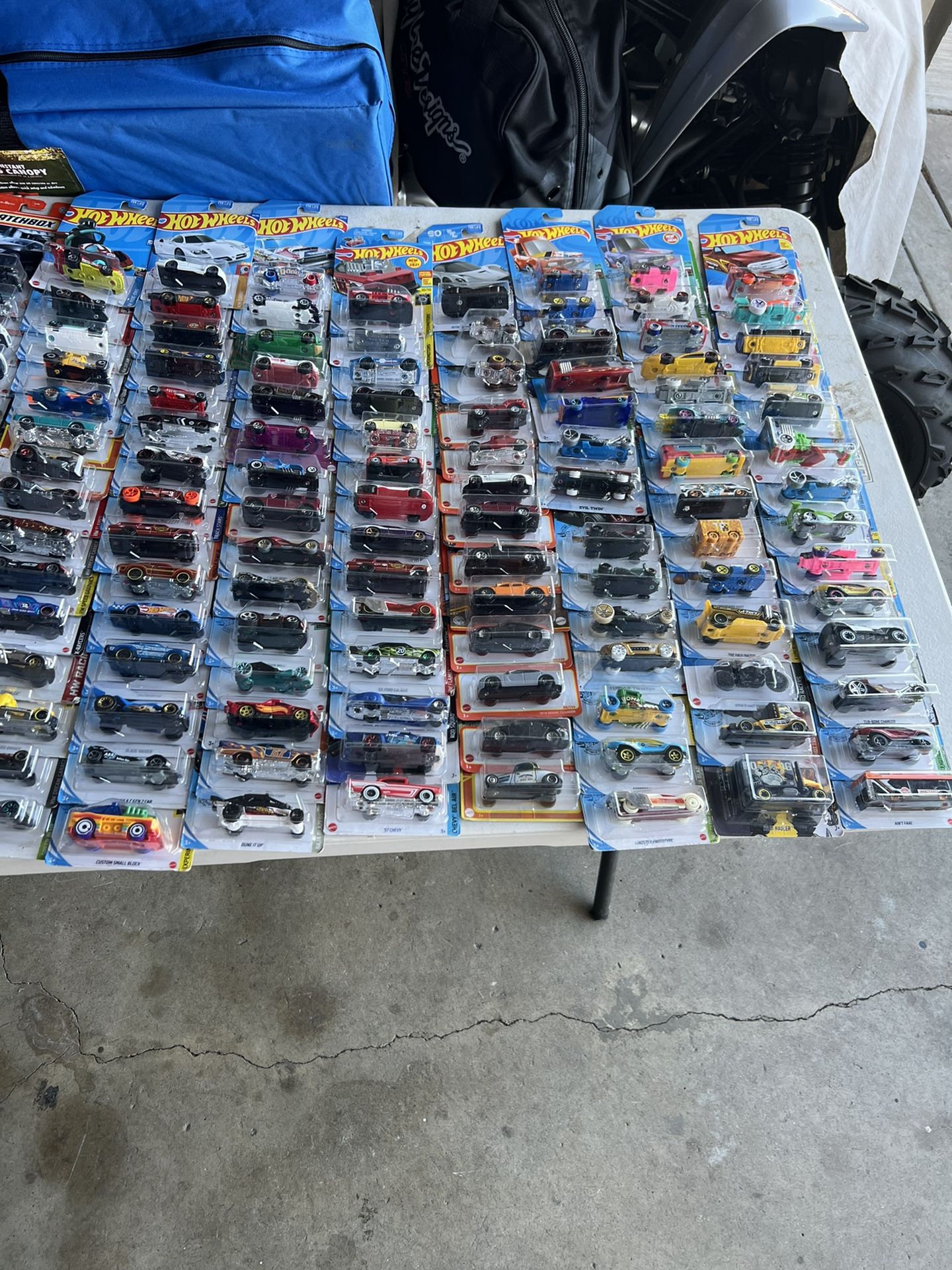 Hot Wheels 200 Pieces wfdjnjc.com