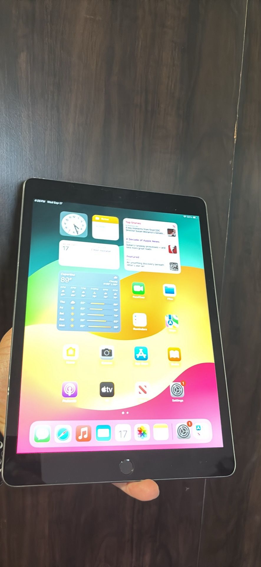 iPad 9th Gen 10.2 In! Like New And Unlocked!