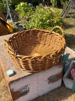 VERY Big Wicker Basket! 🧺