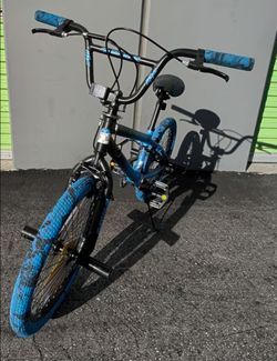 BIKE SALE!! 20" BMX bicycle w/ 4 Foot Pegs -- Maddgear MG20