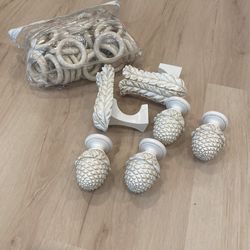 Finials And Rings, Brackets