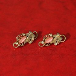 1940s pink jadeite brooch set