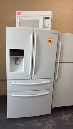 Nice like new Samsung refrigerator