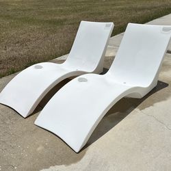 Floating Luxuries Pool Loungers (set of 2)