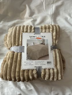 King Size Fuzzy Fleece Blanket 90x104 Soft Warm Fluffy Lightweight Bed