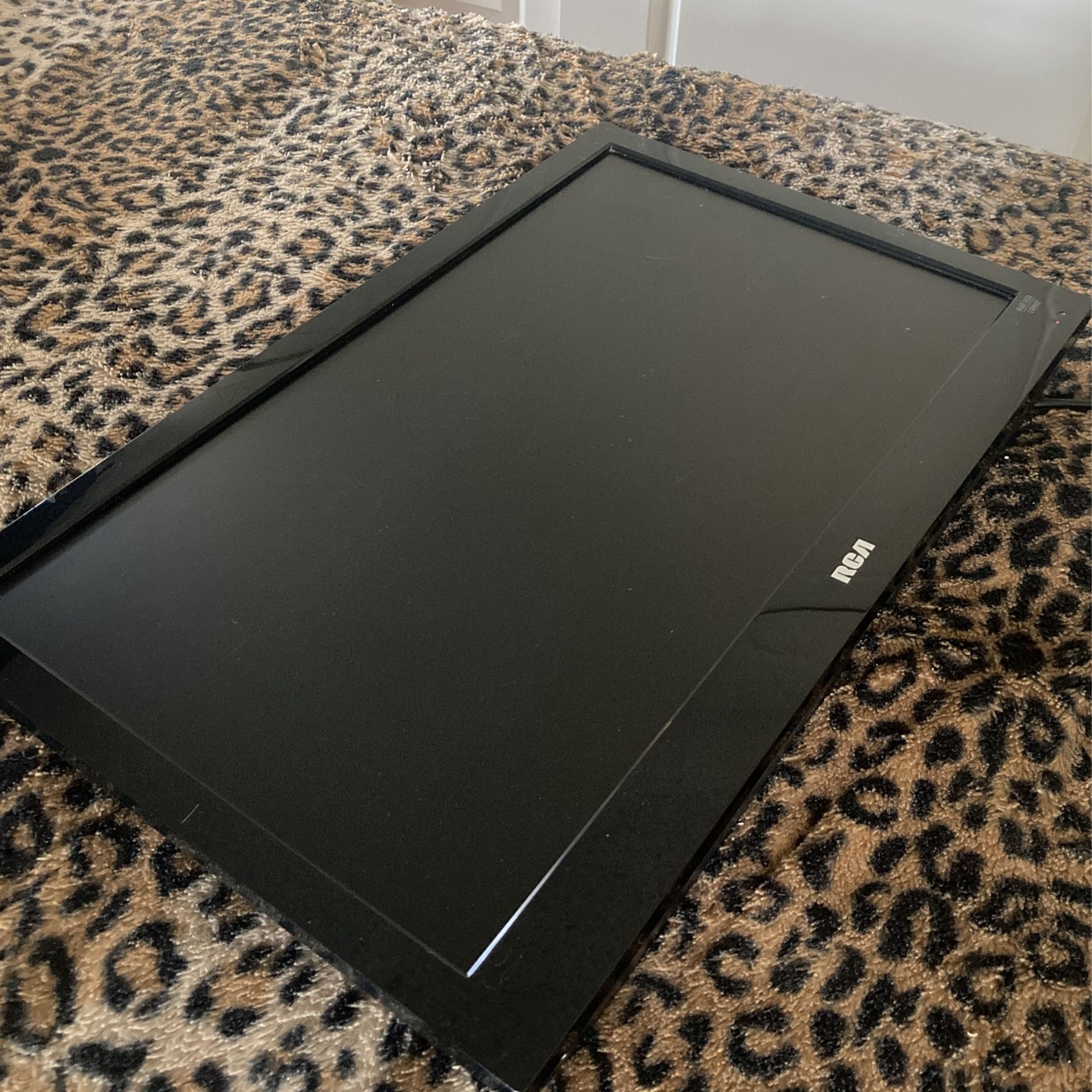 24” LED LCD FULL HDTV Flat Screen Tv
