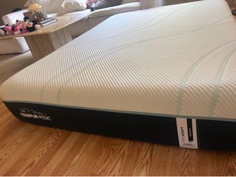 Tempur-pedic Queen Mattress