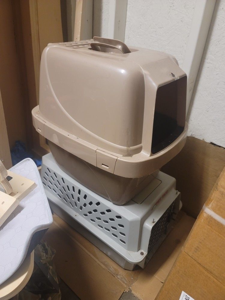 Small Crate And Cat Litter Box