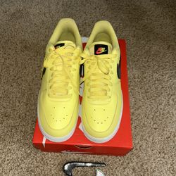 Nike Air Force 1 07 LV8 Yellow Pulse