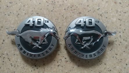 2004 FORD MUSTANG SELLING 40TH ANNIVERSARY EMBLEMS