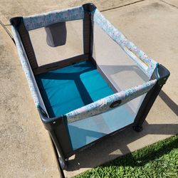 Graco Pack n Play Portable Playard with Carry Bag