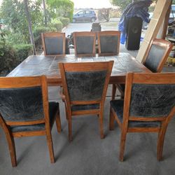 Dining Room Table w/7 chairs