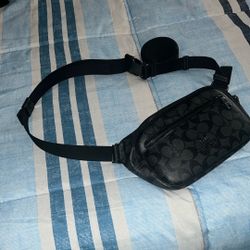 Coach Black Logo Crossbody Bag With Detachable Coin Purse Adjustable  Strap 