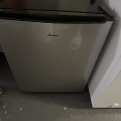 Mini Refrigerator 