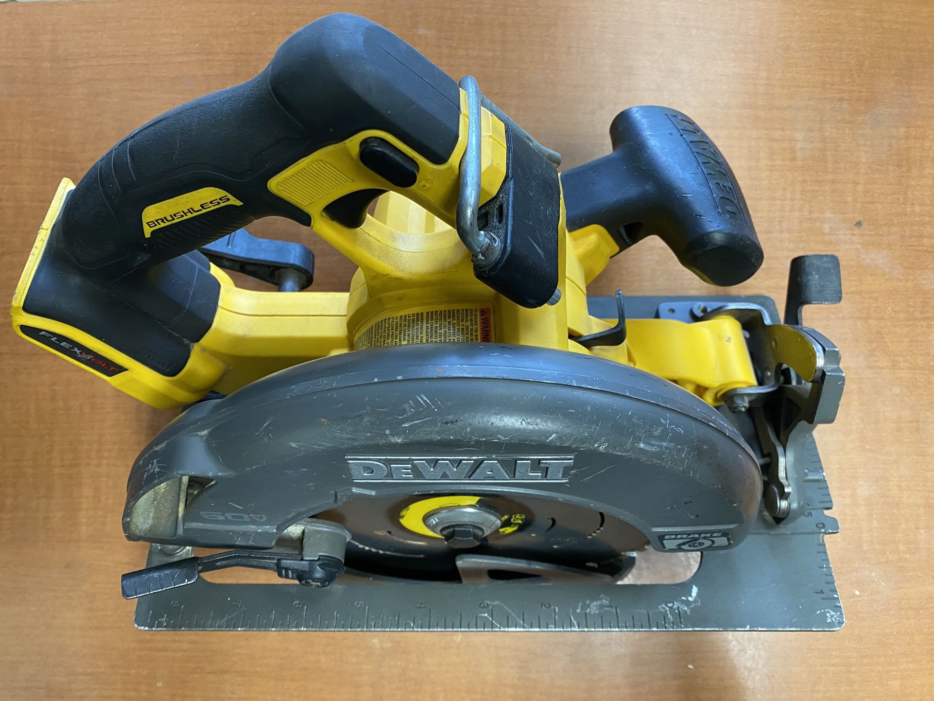 DeWalt DCS578 60V MAX 7-1/4 Brushless Circular Saw- Tool Only