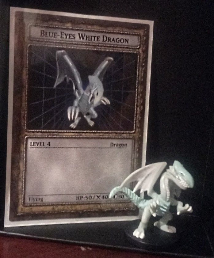 Original Dungeon Dice Monsters Blue-Eyes White Dragon Card + Figurine Set