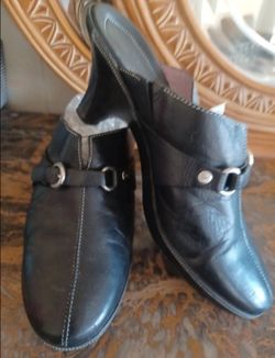 Sz 8 black leather Cole Haan shoes