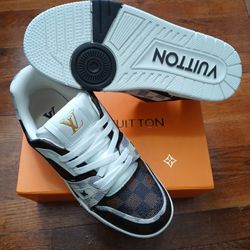 Lv Sneakers Size  11-12
