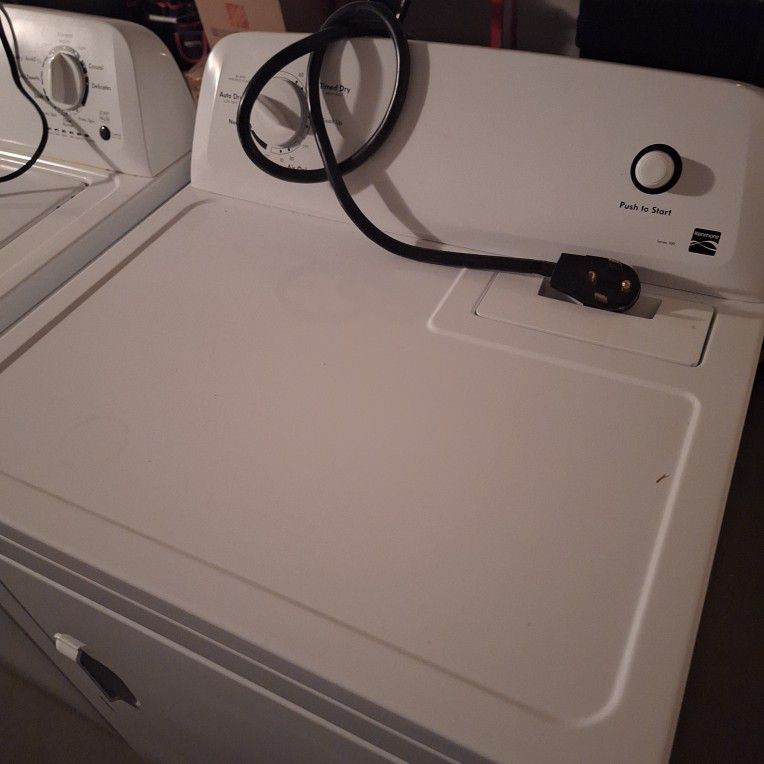 Kenmore Series 100 Washer And Dryer. 