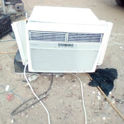 Frigidaire 11000 BTU air conditioner 