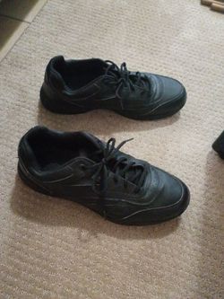 Shoes for working at the kitchen . Oil and slip resustant. Size 13