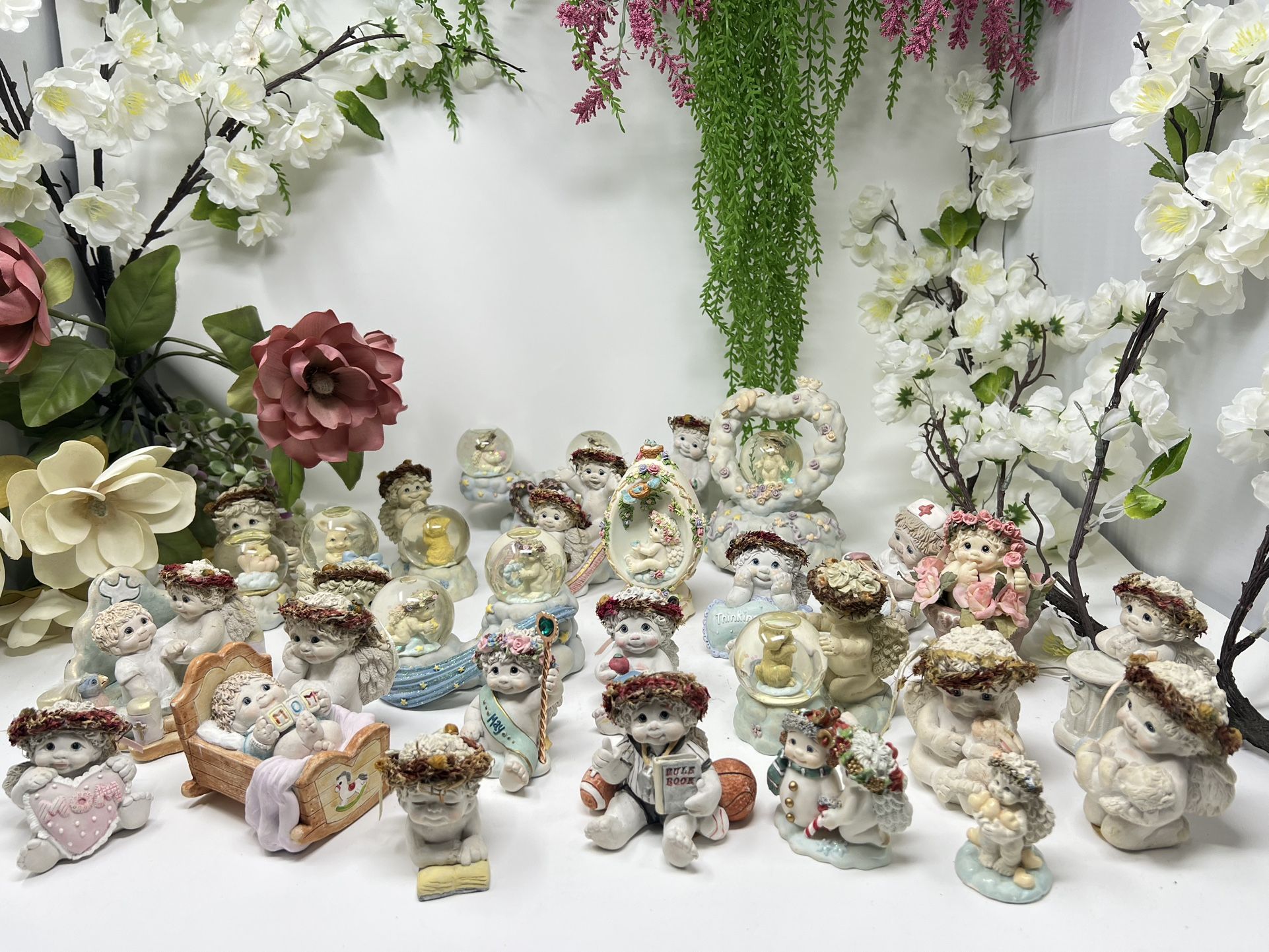 Vintage Dreamsicles Angel Collection – 25 Pieces – Retired – Great Condition!