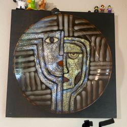 Wall Portraits And Clock