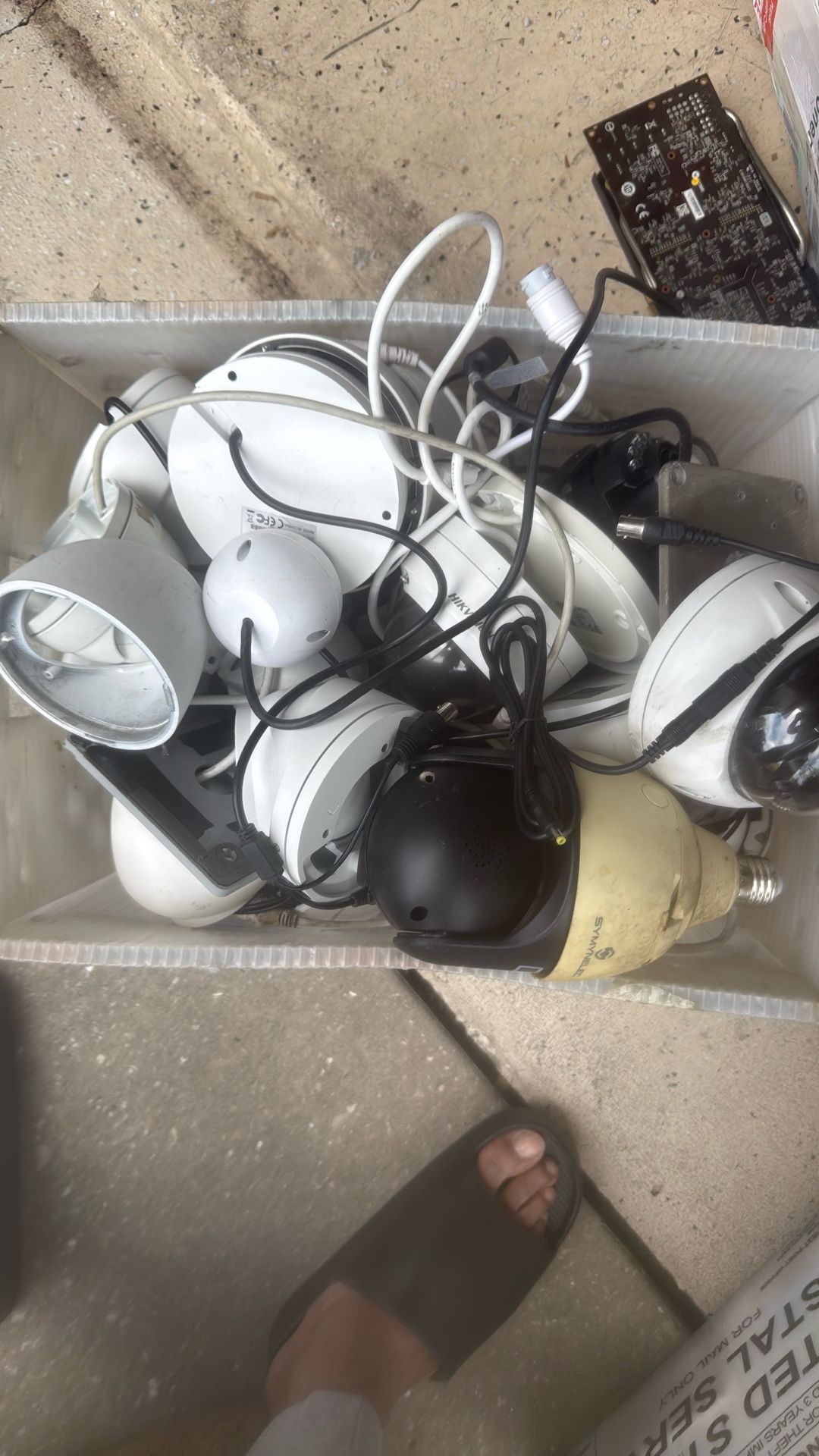 Hybrid Nvr And Cameras All untested And Used