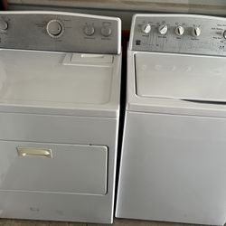 Kenmore Washer And Kenmore Eléctric Dryer 