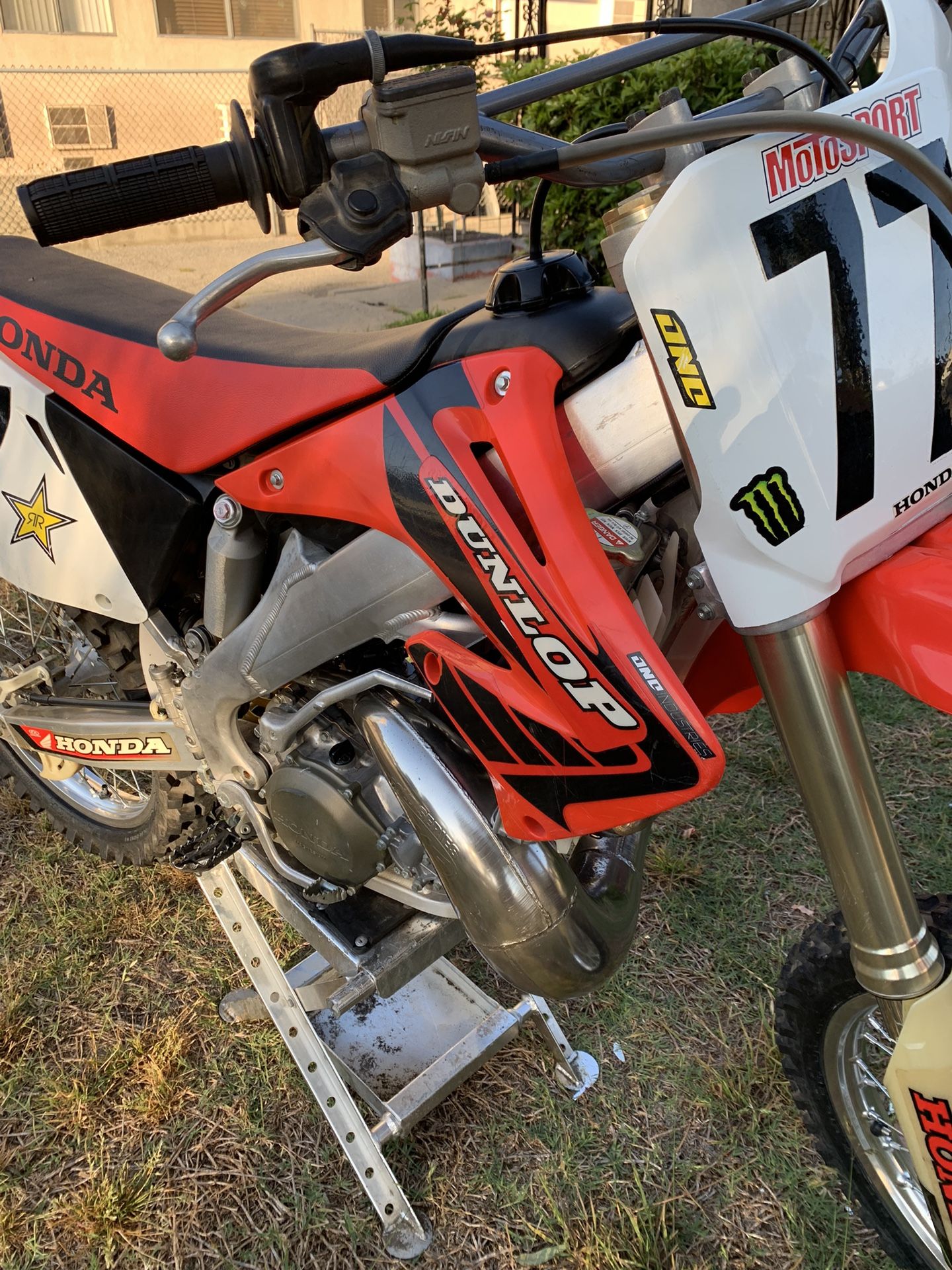 2002 HONDA CR250 Dirt Bike (Green Sticker) for Sale in Los Angeles, CA OfferUp