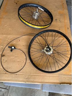 Felt Bicycle 24” Cruiser Wheels with 7-Speed Internal Hub with Shifter