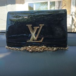 louis vuitton purse with gold chain