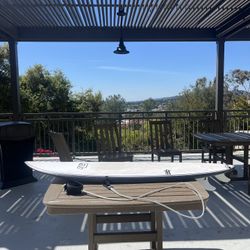 Surfboard - Hayden Shapes - Short board 5’ 8”