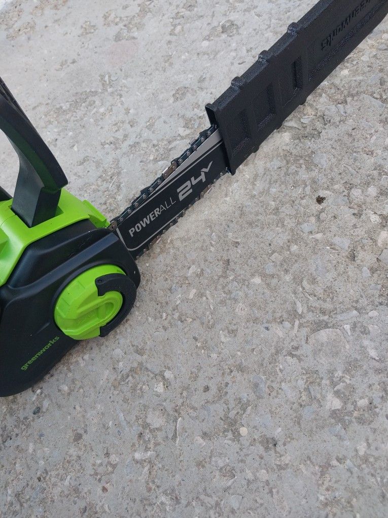 Cordless Green Works Chain Saw