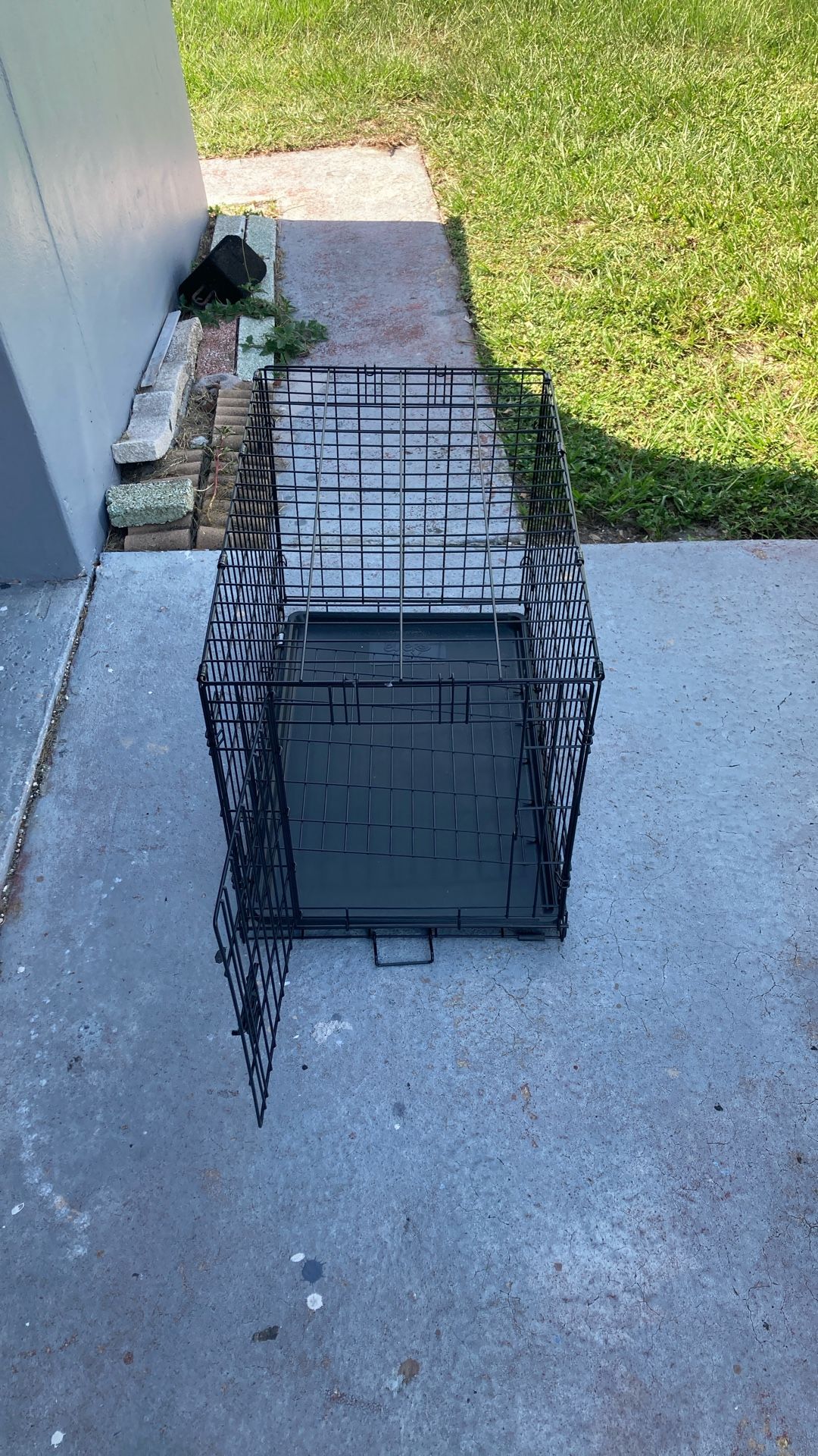 Every YAY happy place one door dog crate Harley used