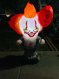 4ft Pennywise Halloween inflatable $30 firm “27ave and Glendale “
