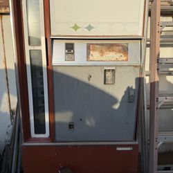 Old coke Machine 