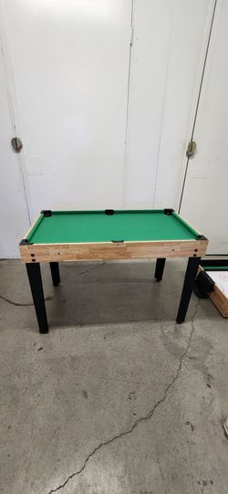 Assorted kids games, billiards,  fussball, hockey, chess etc