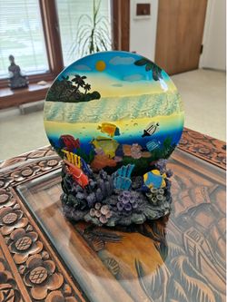 Night Light Lamp with Tropical Fish Aquarium Marine Life  7”tall x 6”wide (plugs in outlet)